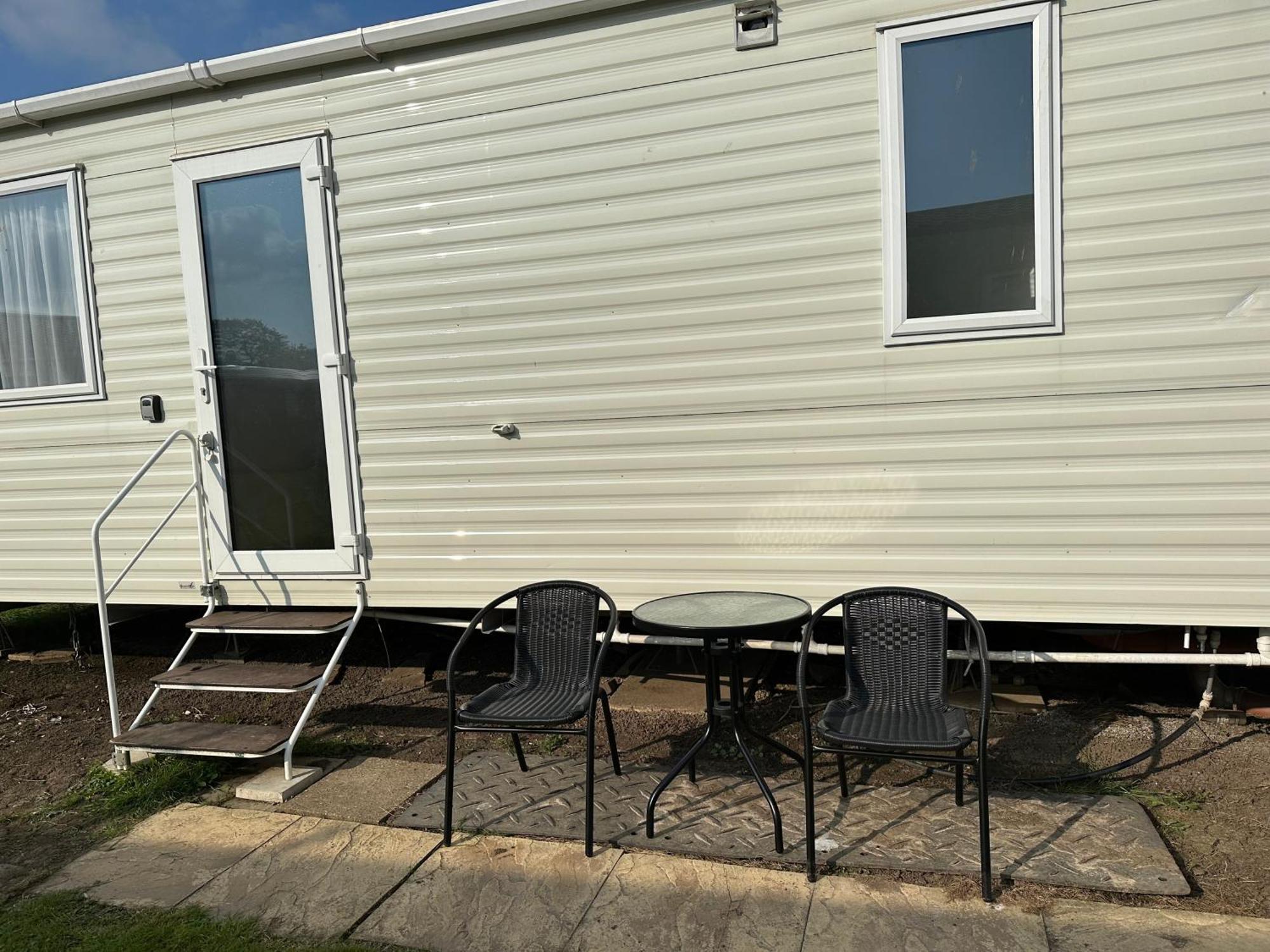 Felixstowe Chimo Caravan 8 Sleeps 5 Min To Beach Exterior foto